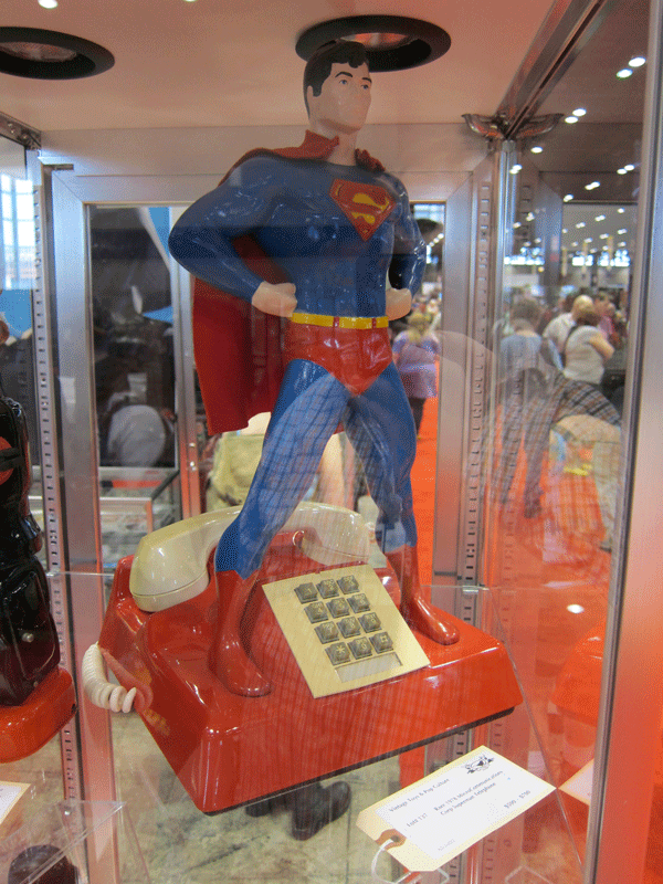 C2E2 2013 Super-Phone